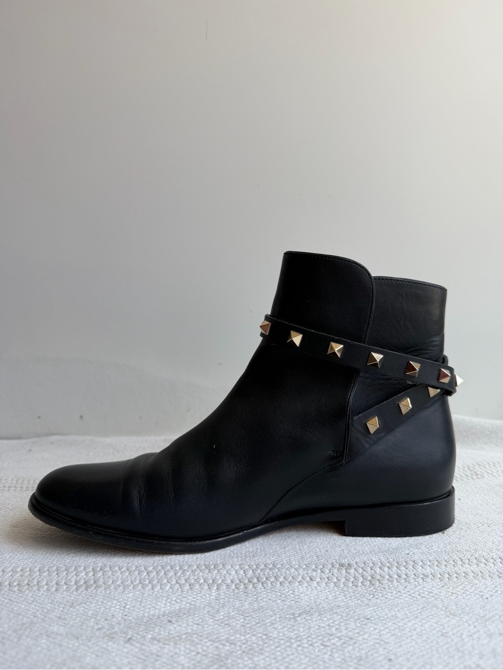 Valentino Garavani Black Leather Rockstud Ankle Boots EU 38 US 8 - Picture 3 of 10